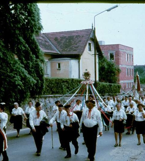 fh-0001-baracnicky-pruvod-1977-snimek0022